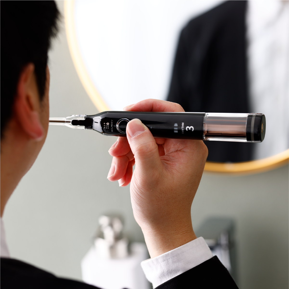 ピアノブラック